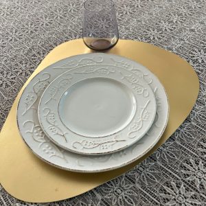 פלייסמנט זהב מבריק דמוי עור